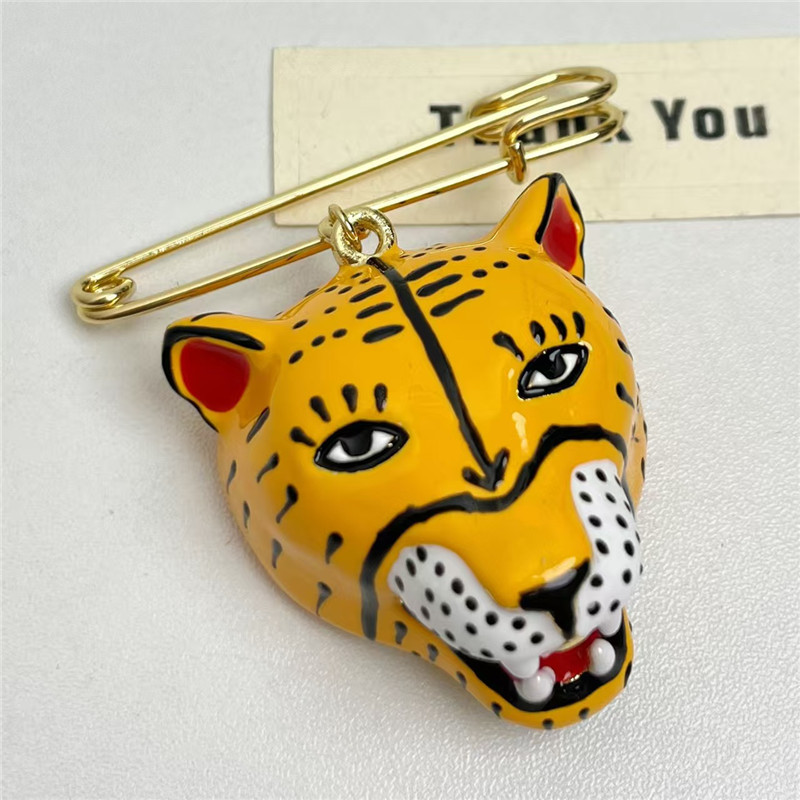 Elegant Enamel Tiger Brooch Pi - огляд і ціна Women'S Formal Wear Accessories