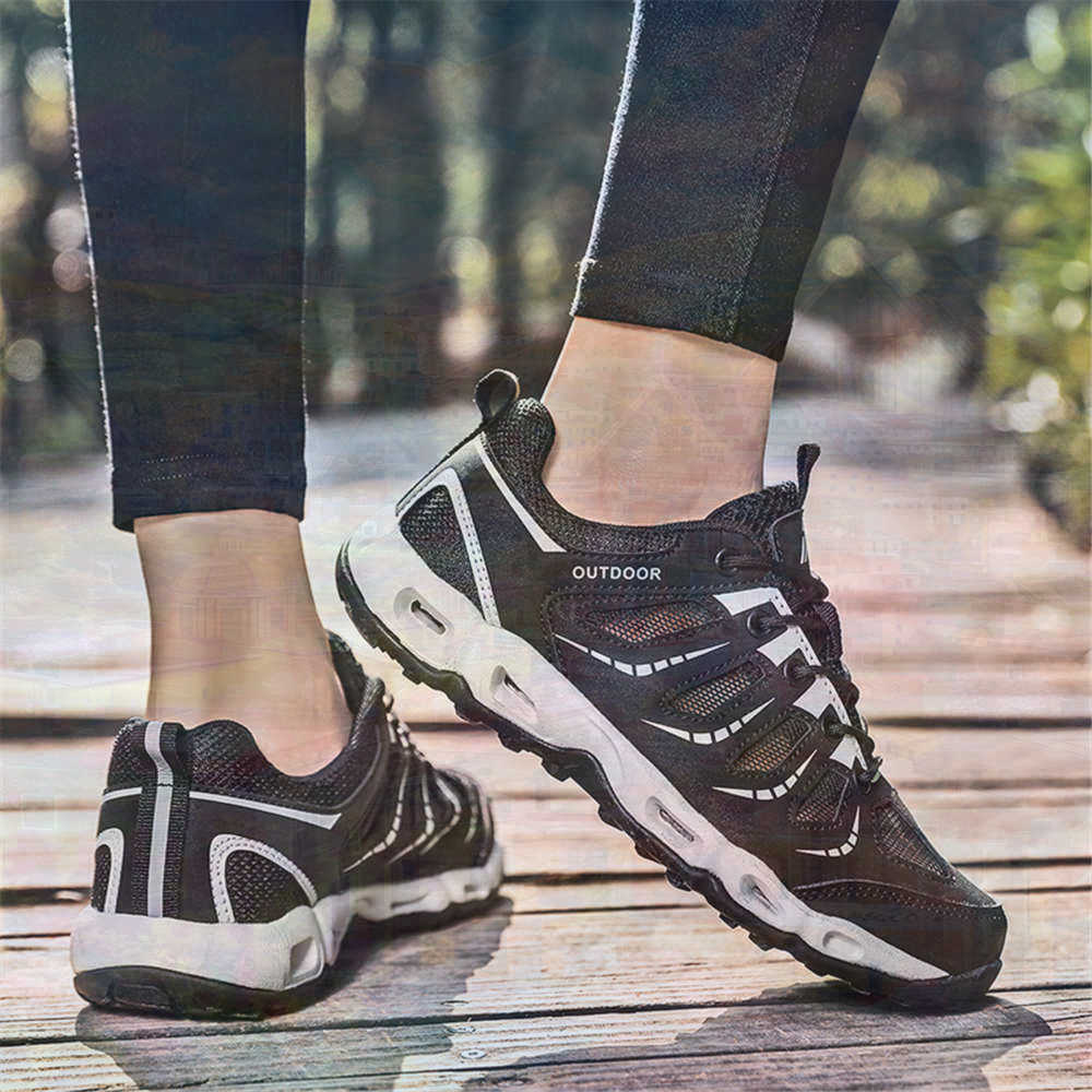 Sumer Round Tip Silver Sneaker - огляд і ціна Women'S Formal Wear Accessories